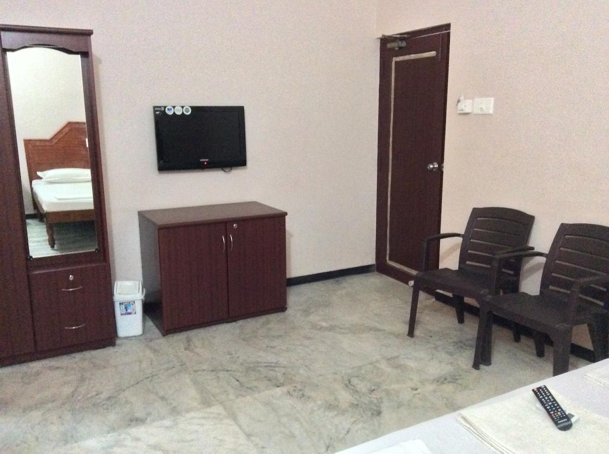 Sakthi Lodge Dharapuram Zimmer foto