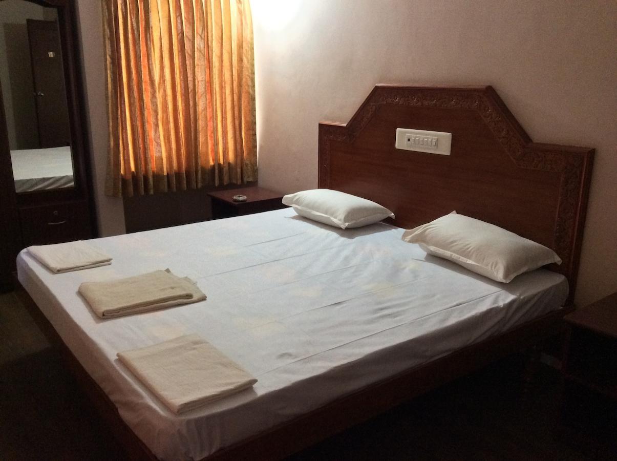 Sakthi Lodge Dharapuram Zimmer foto